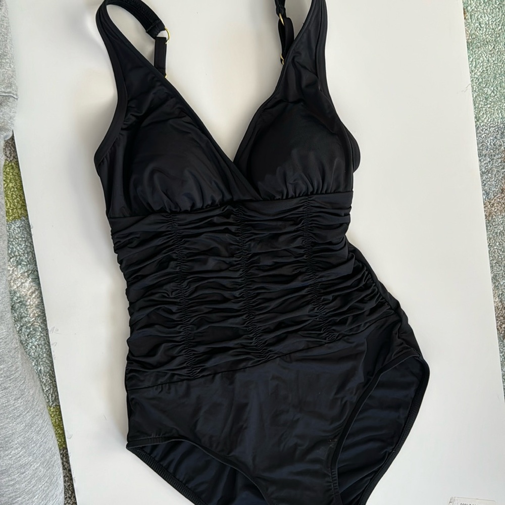 Badgley Mischka size 6 one piece Swimsuit